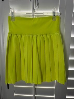 Wilson Tennis Ball Yellow Pleated Mini Skirt size Small